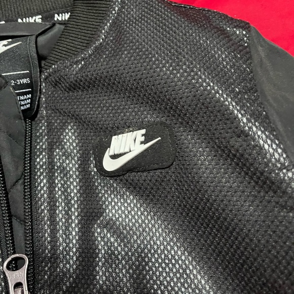 Nike jacket - Picture 3 of 5